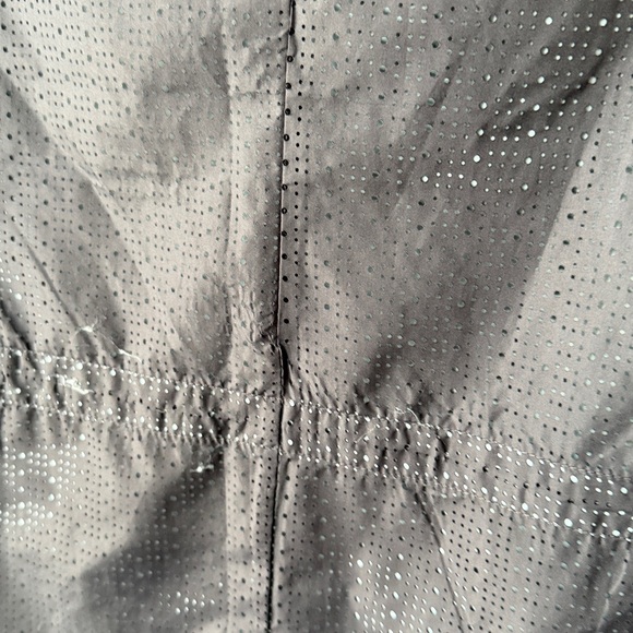 Fabletics Lightweight Running Jacket Womens Medium - Picture 6 of 6